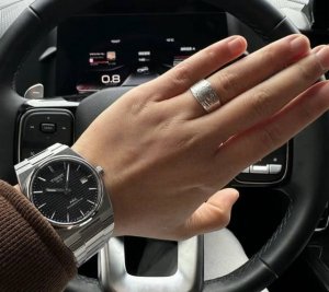 天梭 Tissot prx超级玩家系列腕表 自动机械机芯 T137.410.11.031 复古时尚 商务男士机械腕表火爆登场 天梭prx超级玩家系列 携无畏历练