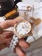 白 玫 香奈儿chanel---蝴蝶 花开 优雅气质陶瓷女士腕表，表壳独具匠心的创意、轻盈舒适，表链由符合人体工程学设计弧形陶瓷间钢链组成，完美贴合女性的纤细玉