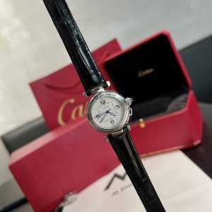 白 玫金 .钻圈30 Pashadecartier卡地亚帕莎系列腕表，方中有圆，35毫米表款，进口瑞士石英机芯，316L精钢表壳，意大利小牛皮表带，淬火钢蓝夜光