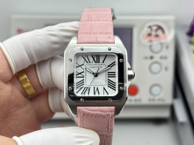 Yh卡地亚山度士100周年纪念版情侣对表强势来袭 。 [原版开模卡地亚 山度士 ] 1 表壳 正品开模，搭载最好的进口316L材质表壳！ 机芯:采用2824高端