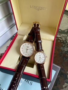 玫+20钢带20 浪琴情侣对表 原装进口石英机芯 矿物质玻璃镜面 316L精钢表壳 直径男40Mm女30Mm 厚8Mm 如果今天的阳光停止了它耀眼的光芒。那么你