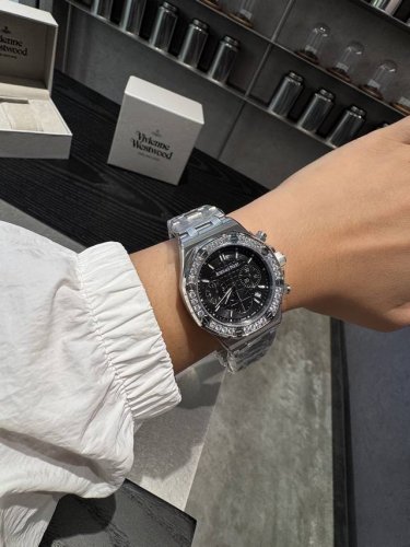 圆钻 爱彼26319Or紫水晶 全球限量款 非常高级美 出街不撞表的一款硬货 美女几乎人手一枚！精钢表壳镶钻八角钻石壳边设计 进口日本多动能石英机芯 稳定带计时