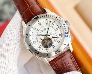 品牌：劳力士 * Rolex 款式：尊贵绅士潮男腕表机械 尺寸：42Mm×12Mm 机芯：进口日本西铁城机芯 镜面：蓝宝石水晶玻璃 材料：316精钢 表扣：折叠