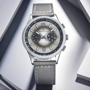 白钻 金钻新品 Jaeger-Lecoultre 积家北宸系列腕表，儒雅而至~！ 精彩细节 表壳打磨：为了追求正品温润如玉的效果，制表师精磨细造，慢工出细活。