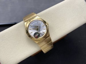 白 -间金 -全金 圆钻+50 罗马钻圈+150 Om+Factory 独家新作 双历星座 以经典之名，彰显非凡。38毫米同轴星期日历型星座系列男土腕表将星座系