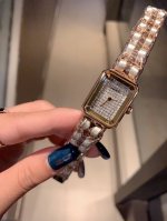 premièRe Chane腕表 Beige香槟色白色、玫瑰金 、，满钻表盘 21X26表壳身 搭配金属质感编织表带 金典时装设计 近代女神必备