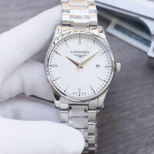白 金640实物拍摄 品牌：浪琴-Longines 类型：男士腕表 表壳：316精钢 做工优质 表带：进口小牛皮 顶级316精钢 两种可选 机芯：高级定制全自动
