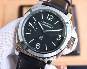 白 -金 沛纳海-新推出的luminor Marina庐米诺系列腕表，采用super-Luminova夜光涂层，都让这抹夜光绿灼灼不熄，仿佛是一股夜光引力，引人