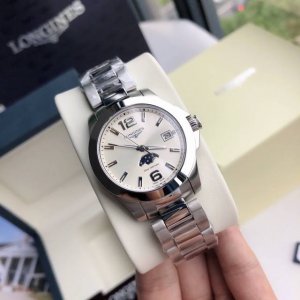 配全套包装 银面基础款 浪琴康卡斯系列l3.381月相腕表，优雅而至。典雅别致的外观，瑞士正品月相功能。日月交替新一天又开始了！腕表尺寸34Mm。圆润的曲线式设