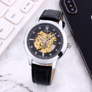 白： ，间金： ，全黑： ，新款暴出，劳力士一Rolex休闲商务男款火爆上市超强矿物质镜面，全自动机械机芯，走时精准，真空电镀，直径：42Mm，厚度：12Mm，