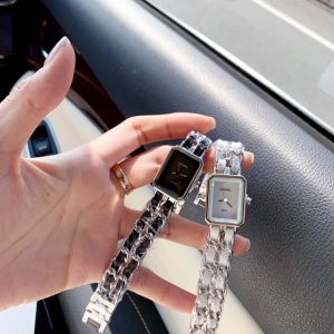 香奈儿、编织表带、贝壳表盘～