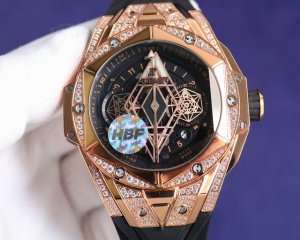 大气磅礴 : 光壳同价 ，钻壳 Hbf Factory 宇舶 恒宝 Hublot 全新big Bang Sang Bleu Ii 刺青腕表 再次与知名刺青工作室