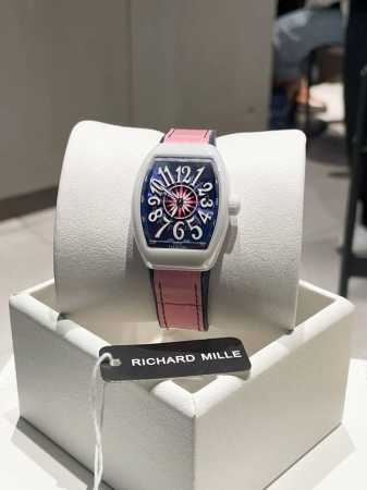 最新款Abf 法穆兰Franck Muller V32 进口陶瓷系列 1.表壳采用高温进口韩国 陶瓷坚固耐用 字面以深海贝壳表盘或镶贴浮雕 数字真丁 与原版保持 - 点击图像关闭