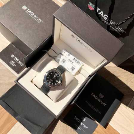 新款泰格豪雅颜高值新上线，硬货。Original Tagheuer,泰豪格雅F1系列 石英表，专柜1万+。蓝宝镜石面，超夜强光指针，原机装芯，支拆持机验货，～4 - 点击图像关闭