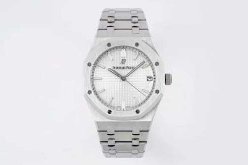 爱彼-Audemars Piguet 皇家橡树系列 臻贵卓绝 睿智之作 腕美风范类型 进口全自动机械机芯 316L精钢表壳 316L精钢打造拼接表带贴合手腕 表