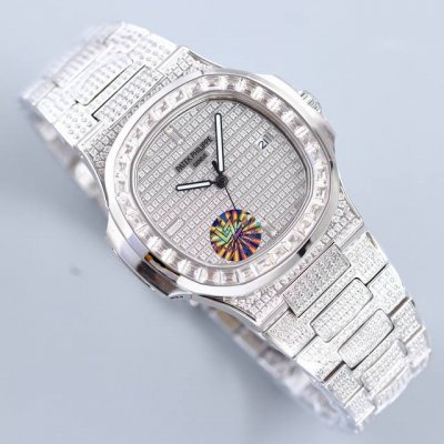 百达翡丽 满天星 满钻 鹦鹉螺系列 57191G-001，搭配西铁城改324机芯，上下蓝宝石镜面。全新Nautilus展示了百达翡丽休闲优雅经典系列的魅人新设计