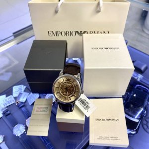 阿玛尼armani 型号：Ar1982 表壳：316L精钢 机芯：日本西铁城 表镜：强化矿物质玻璃 表带：进口牛皮 表扣：针扣 尺寸：43*11Mm 镂空动感表