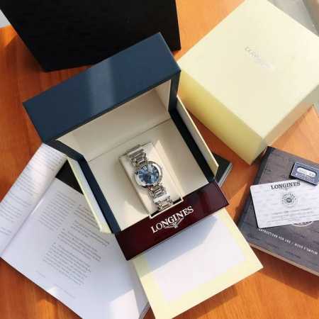 新款到！独家正品，普通版本已流入市场，请谨慎购买！区别于我们单一个原装机芯就可以买他三个成品，更别说原厂壳套，支持专柜付费维修，浪琴今年为心月系列融入全新色彩， - 点击图像关闭
