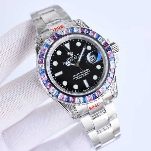 顶级复刻 劳力士 Rolex 全球限量宝石款-游艇名仕型 Yt1 美学上推迟了极限，在这款表上您可将对珠宝和瑞士腕表的喜爱合二为一。表圈、表壳都镶满施华洛世奇美