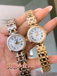 白 金 钻30钢带20 今年3月份天梭出得新款嘉丽小美人系列，整体非常简洁，26Mm的表盘很精致小巧，厚度刚刚好！不愧是小美人～戴起来也是非常好看的～值得入手手