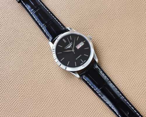 浪琴-Longines 精品男士腕表大三针双历设计，尊贵大气，绅士风范，卓越品质，热卖全城。采用进口日本机械机芯，顶级316精钢表壳，蓝宝石超强镜面，尺寸40M