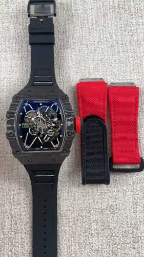 Bbr新品 理查德Rm35-01 Tpt真白碳壳套纹路完美 整表仅66克 最新研发Rmul3真一体机 两点位镂空 六点位半隐藏擒纵轮 五点真摆轮葫芦型避震 12