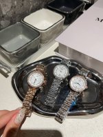 白 金 钢带+20 陶瓷+40， 天梭精品女表简约精致，品质精湛，热卖全城。采用进口石英机芯，顶级316精钢表壳，进口小牛皮表带，矿物质超强镜面，尺寸 30*1