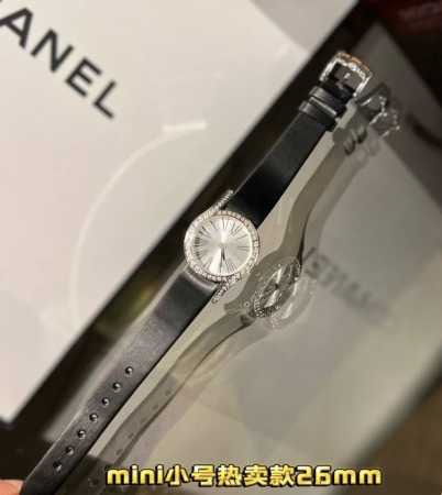 白壳白 .Mini小号热卖款 伯爵 全新piaget Lime Light系列腕表，以其独特的造型，引领着时尚界的风潮，更是邀请到国际巨星巩俐倾情代言，必将成为 - 点击图像关闭