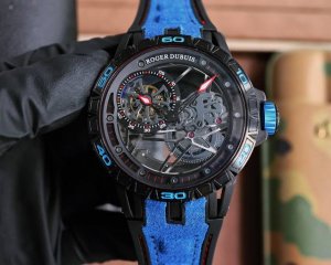 罗杰 杜彼 Roger Dubuis 豪爵 Excalibur 王者系列 自动上链机芯，表壳：46毫米 , Sapphire Crystal Carbon 钛合