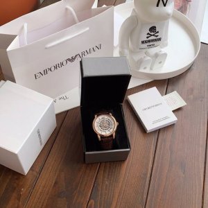 阿玛尼 Emporio Armani 自动机械镂空时尚潮流百搭男士腕表ar1983 时尚休闲 潮流镂空设计 经典简约 富有现代艺术性的华美镂空 进口牛皮表带 针