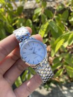 军旗系列，百年经典，源自1957年首次推出后便大获成功！表径30Mm，搭载机芯，这个隽永的系列依旧推陈出新，全系列搭载自动上链机械机芯，对经典表款拥趸而言，刚劲