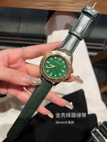 范思哲 新款 Virtus Mini表径36Mm水鬼面 以表盘上virtus巴洛克雕饰强调品牌的个性设计 优雅雕刻花边设计与不羁共存的时尚力量 魅力不会被时间埋
