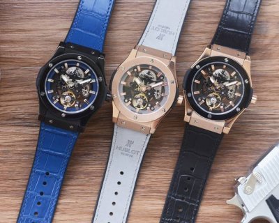 白 玫+20 新款“量王” 店家主推 独家首发 独家品质 硬汉专属 运动型腕表 前卫时尚贵族气息 高清实拍 品质保证 最新 ：恒宝最新设计简约新品 类型 ：精品