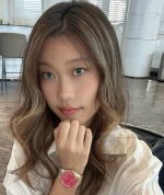 西太后火龙果手表 粉金配色不仅显白 黑皮也挺适合的 这个颜色太火辣啦 #西太后手表 #手表女推荐 #大牌手表