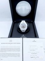 4940全新爆品 彩色陶瓷 宇舶Big Bang Sang Bleu 刺青第二代腕表 运用立体几何图形 巧妙的构思 呈现出精妙的浮雕效果以及完美的三维视觉体验