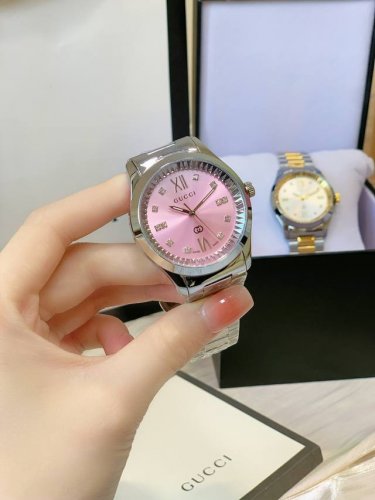 Gucci古驰 最新款这款超美珠拖面腕表盘，打造出众的G-Timeless腕表造型彰显高雅品味，尺寸38Nm