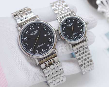 白壳 ，金壳 ，钢带20 品牌：浪琴-Longines 类型：情侣腕表 壳套：顶级版316精钢l 表带：进口小牛皮表带 316L精钢表带 机芯：进口石英机芯 镜 - 点击图像关闭