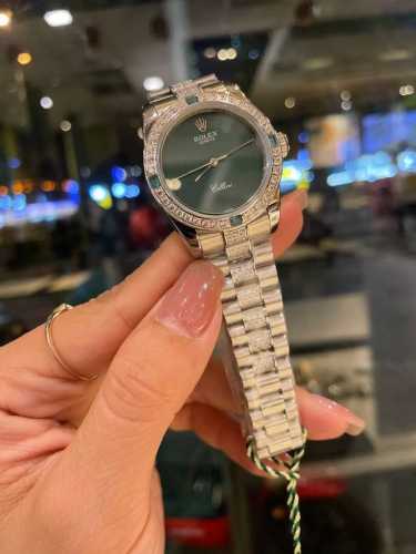 白钻 金钻 劳力士 日志 系列经典女款 实芯五珠钢带-原装压扣 小红书火爆推荐 设计显出独特高贵优雅女神气质！316精钢表壳搭配施华洛世奇水晶钻石，纯手工镶嵌而