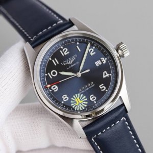 浪琴-Longines，先行者Spirit系列男士腕表，Cosc天文台认证，五星上将，大三针版。先锋精神，行无止境！ 采用旋入式大尺寸飞航表防水表冠，与先以按压