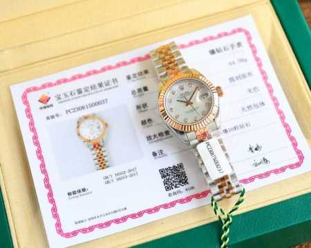 劳力士女装日志型28㎜日志系列，女装日志型的蚝式表壳是坚固优雅、完美比例的典范，采用316L不锈钢来锻造不锈钢腕表表壳，具备高抗腐蚀性，这种超合金不仅非常耐用且 - 点击图像关闭