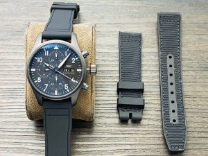iws Factory2025墙裂推荐 市场最高版本 Iwcamg工程师强强联手 骚气十足 Iwc万国飞行员新款Iw388108系列腕表，细节方面： 1腕表采用