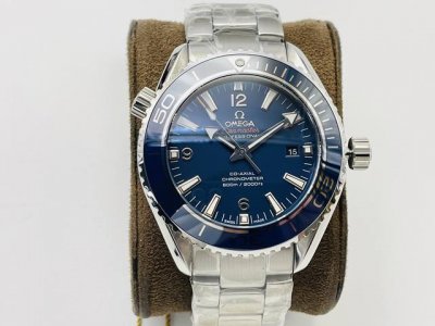 新品推荐 经典之作 超A做工 欧米茄 Omega 海马系列 米潜水男表！ 1搭载性能超稳定的原版同轴8900 8500机芯 ，可以说是零返修！不是市场国产机芯改
