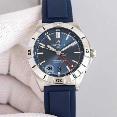 百年灵Breitling，机械计时系列A32398101M1A1！ Chronomat Automatic Gmt 40 重磅来袭！ 1这款双时区腕表盘面简洁凌