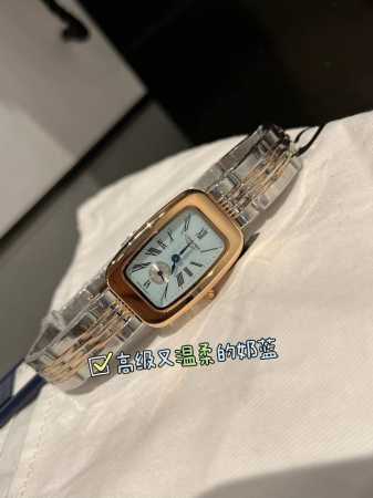 银 ，间枚 新款到货，浪琴马术最新骑仕系列女表！小巧的表款带有方形的特质，并以圆角代替尖锐的方形锋角，原装罗旋纹把头、批花精钢表针十分雅致！上手效果极佳！采用石 - 点击图像关闭