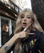发货实拍，终于出货！小金砖，金色Gmw-B5000D-1Jfb5000 35周年方块钢带表 采用了极为用心的抛光和打磨，显得质感非常高级。经典的G-Shock壳