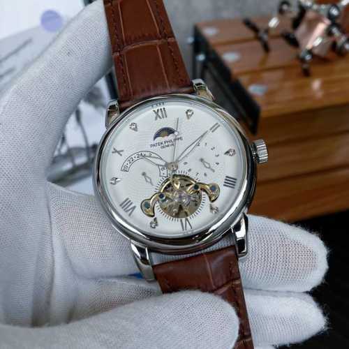 白470 金640品牌: 百达翡丽(飞轮新品，商务休闲）奢华大气类型：精品男士腕表（新品）表带：真牛皮表带(舒适)/316L精钢表带(耐用)机芯:高级机械机芯（