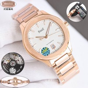 白钢 ，间金 ，全金 ，钻50 伯爵piaget polos系列火爆上市，全新钢带散珠打磨，将生活的艺术与时间融合一起，彰显传奇色彩！ 品牌：伯爵 系列：pia