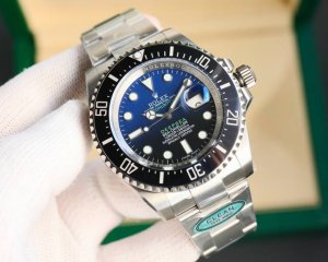 最新升级一比一鬼王复刻版！劳力士 126600 海使 单红小鬼王 43Mm: 1.最新编码 6R9988V6，卡片，吊牌，表壳编码，三码合一，一体 3235 机