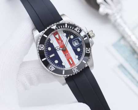 尊享价： 品牌：劳力士-Rolex 类型：男士腕表 壳套：顶级版316精钢l 表带：进口小牛皮表带 316L精钢表带 机芯：日本西铁城8215机械机芯 镜面：矿 - 点击图像关闭