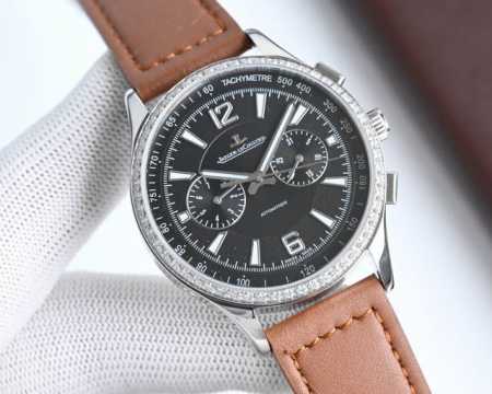 白 -金 新品 Jaeger-Lecoultre 积家北宸系列腕表，儒雅而至~！ 精彩细节 表壳打磨：为了追求正品温润如玉的效果，制表师精磨细造，慢工出细活。 - 点击图像关闭